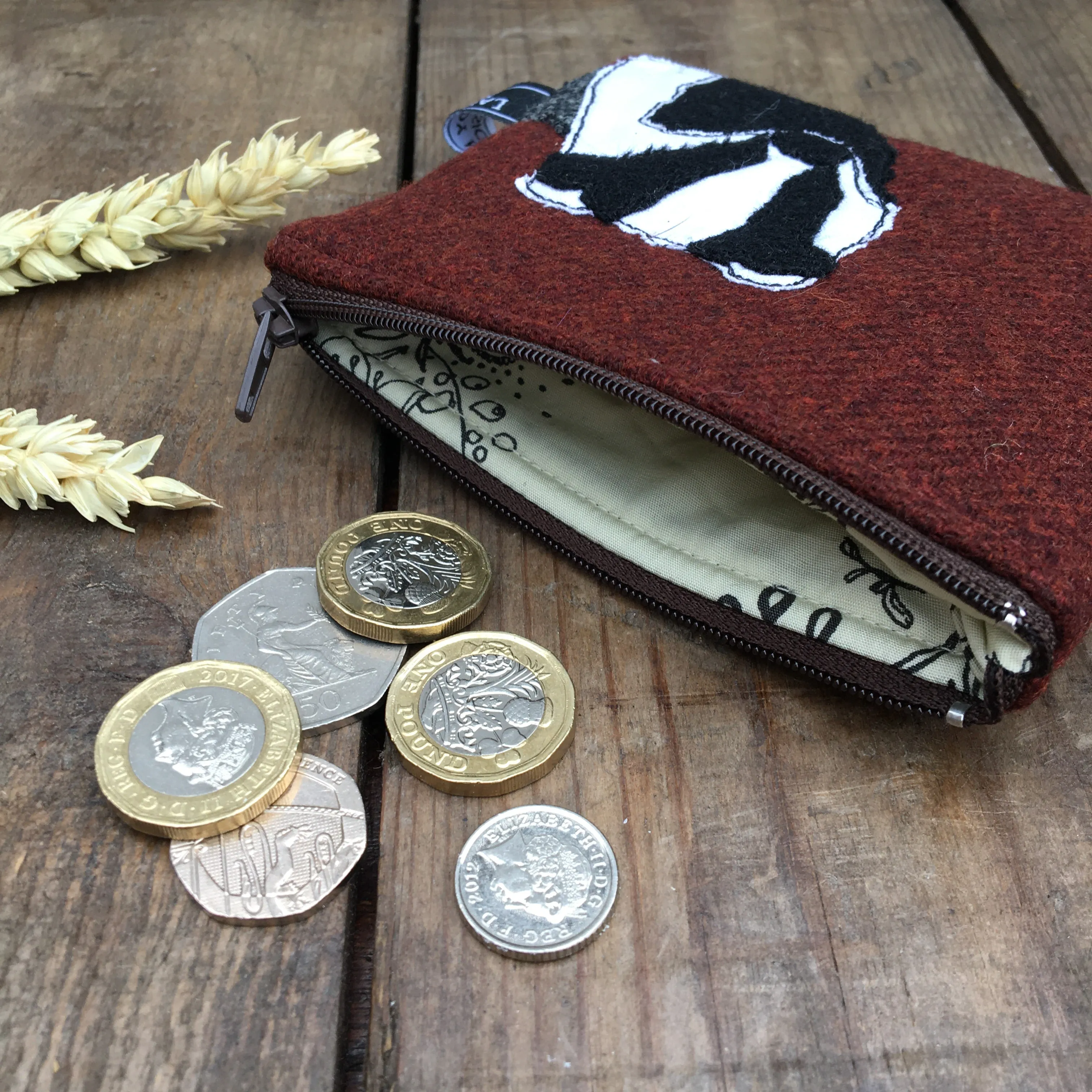 BARNABY Badger Purse