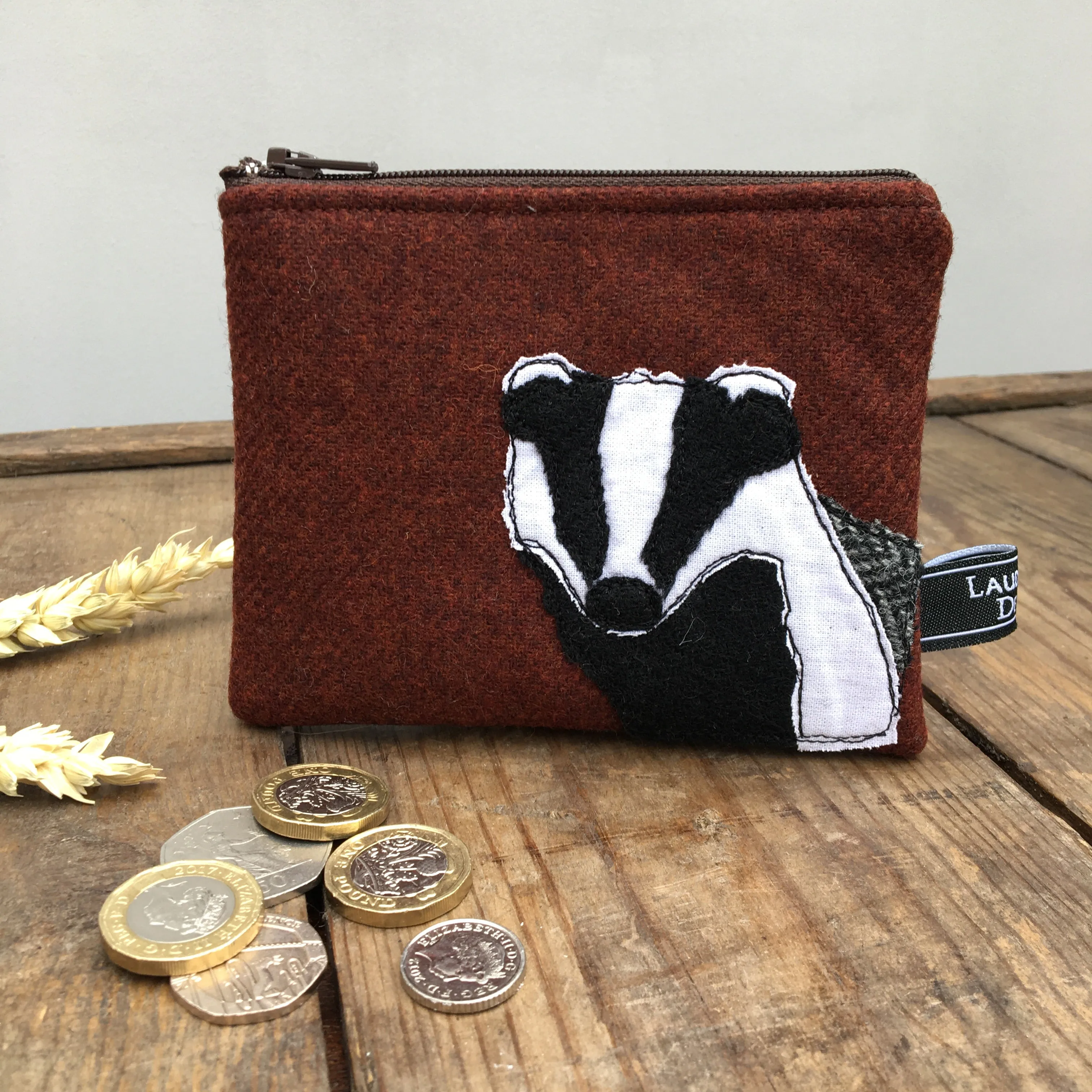 BARNABY Badger Purse