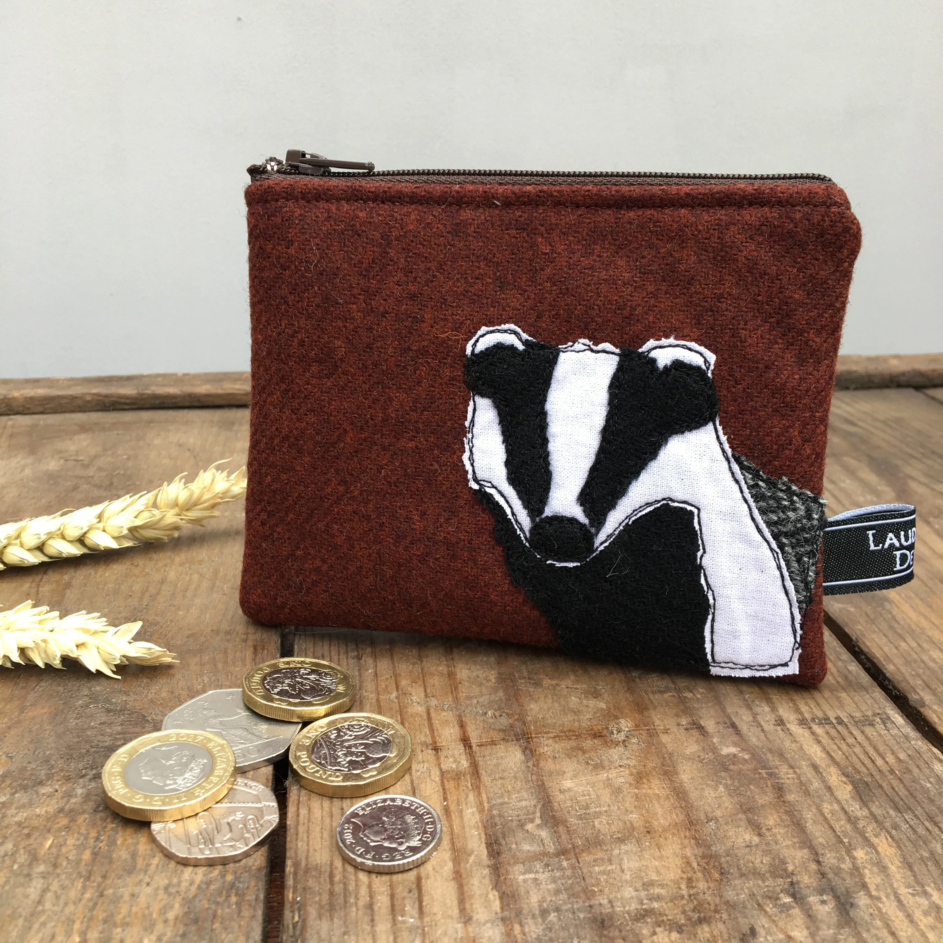 BARNABY Badger Purse