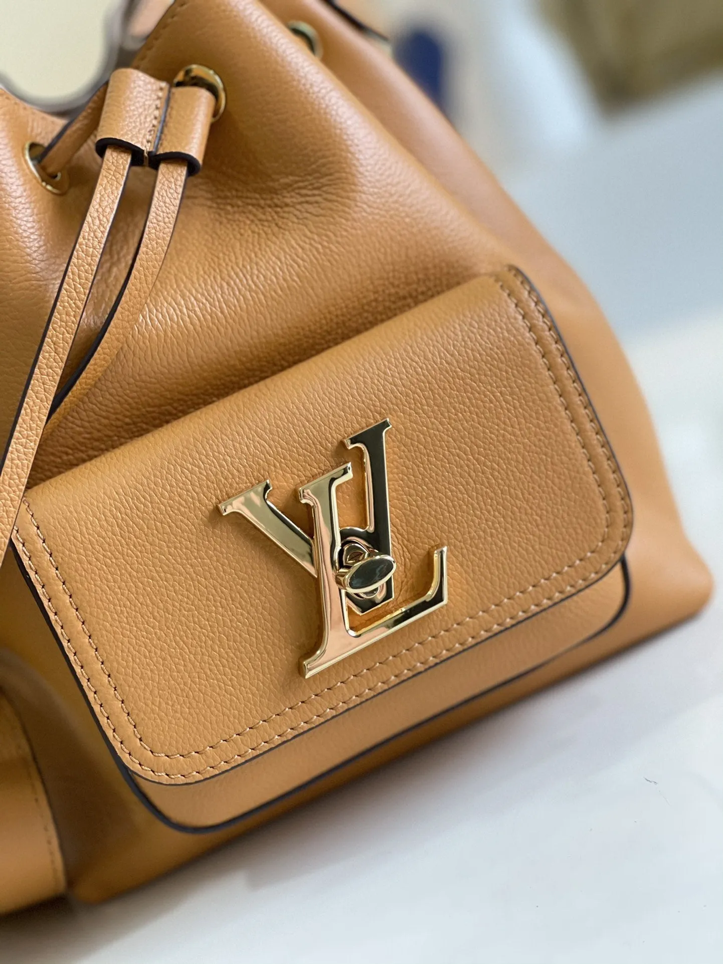 BUCKET SKIN Vuitton Secure transactions Louis BEIGE 23 ARIZONA CALF Shipping guarantee GRAINED LOCKME