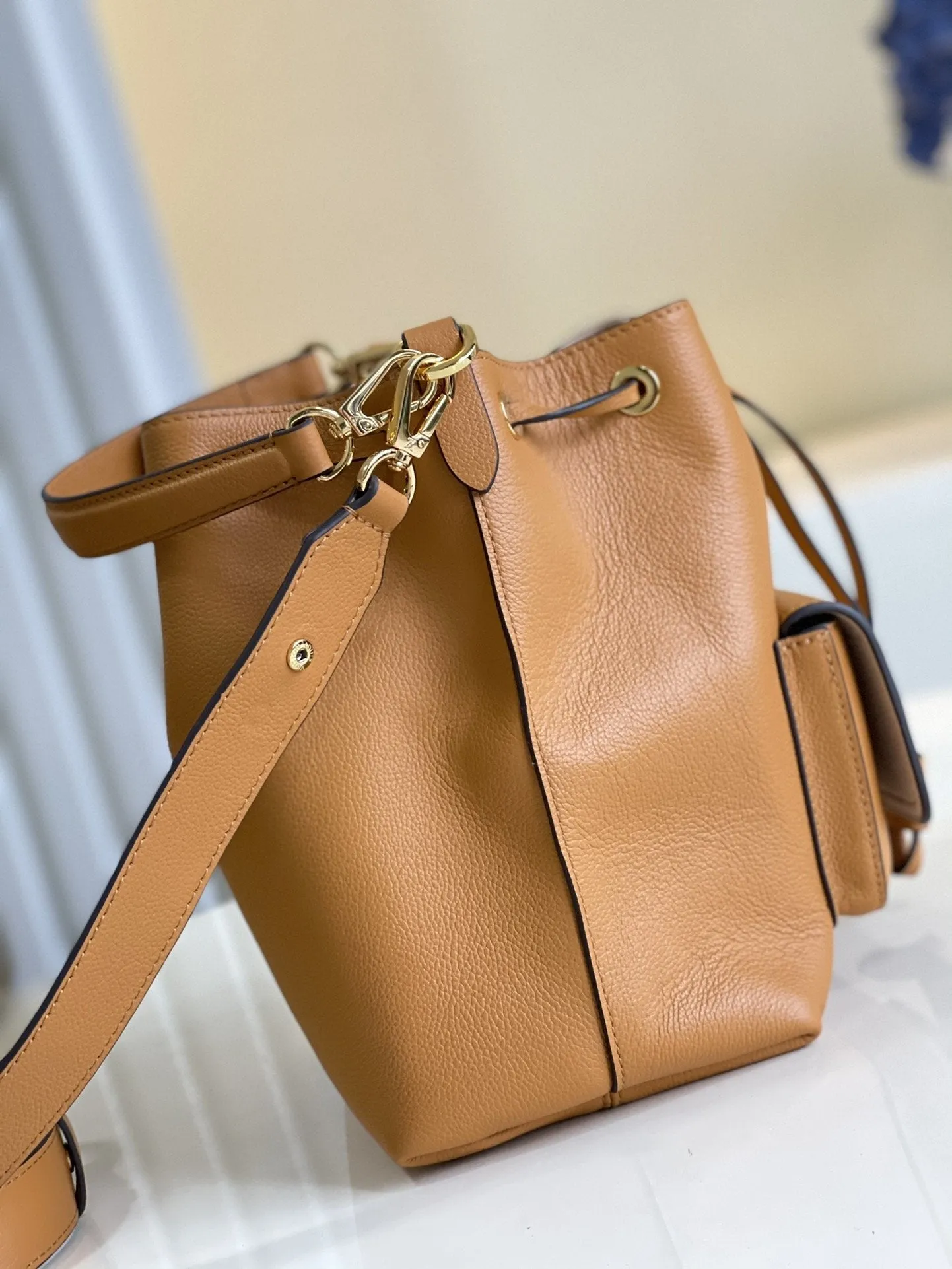 BUCKET SKIN Vuitton Secure transactions Louis BEIGE 23 ARIZONA CALF Shipping guarantee GRAINED LOCKME