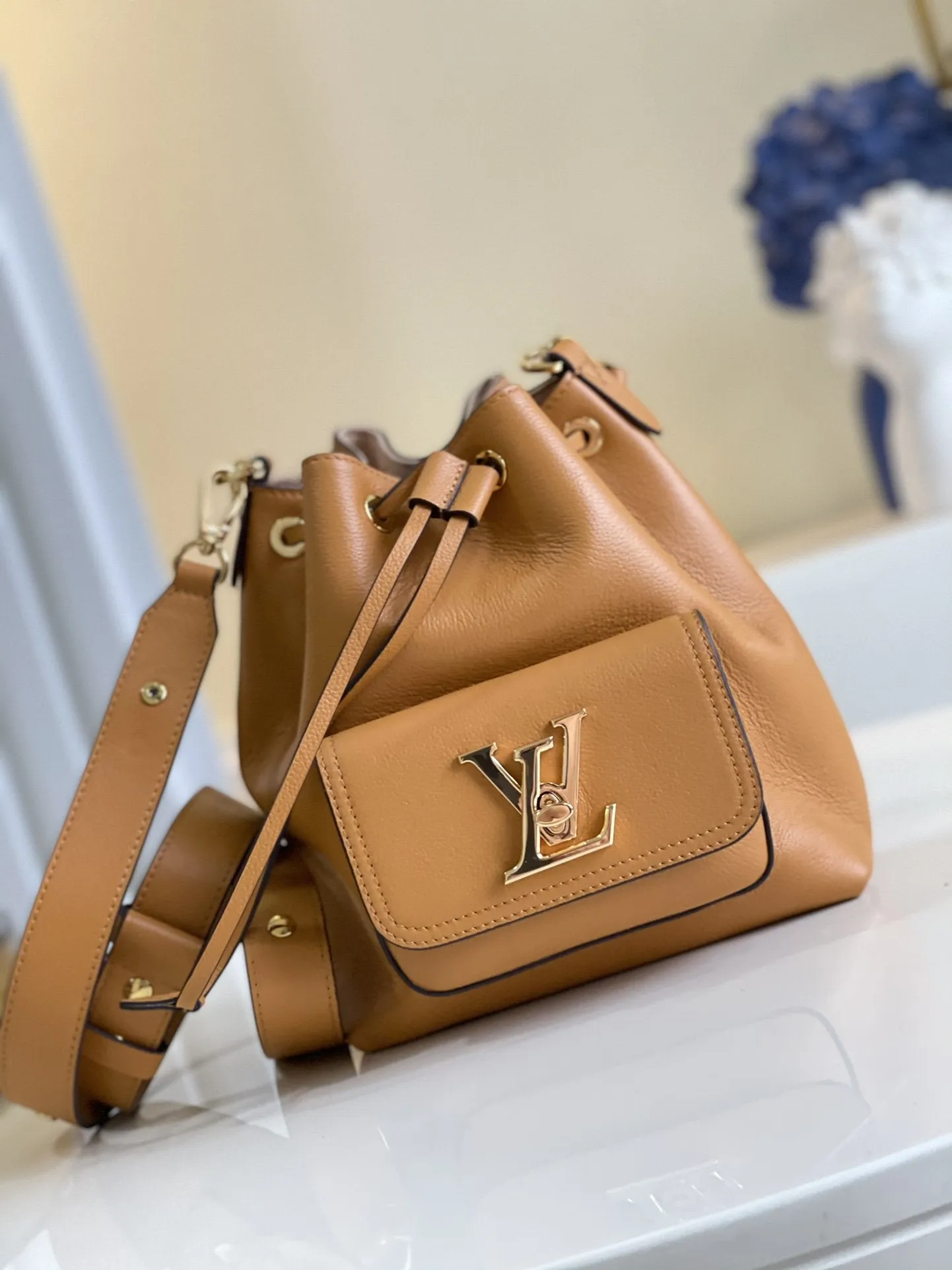 BUCKET SKIN Vuitton Secure transactions Louis BEIGE 23 ARIZONA CALF Shipping guarantee GRAINED LOCKME