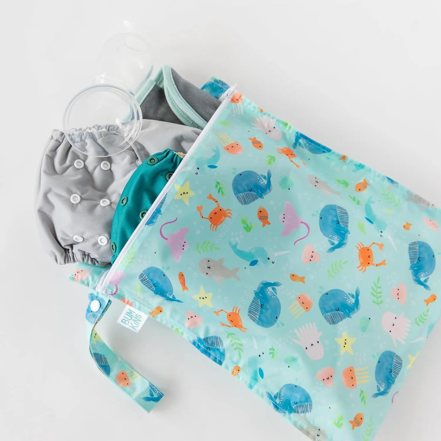 Bumkins Waterproof Wet Bag and Packing Pouches, TSA Airline Compliant, Pack for Baby, Travel, Swim Suit, Cloth Diapers, Pump Parts, Pool, Gym Clothes, Toiletry, Daycare, Zip Bag, 4-pc Ocean Life Blue