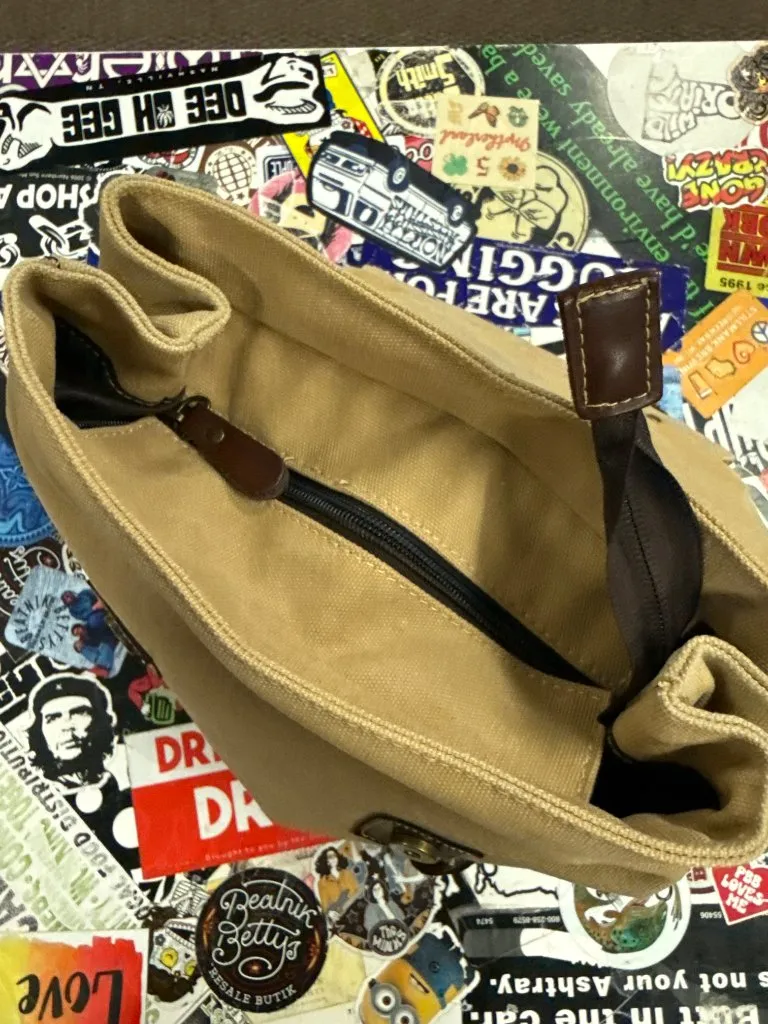 DOUGUYAN CANVAS BACKPACK