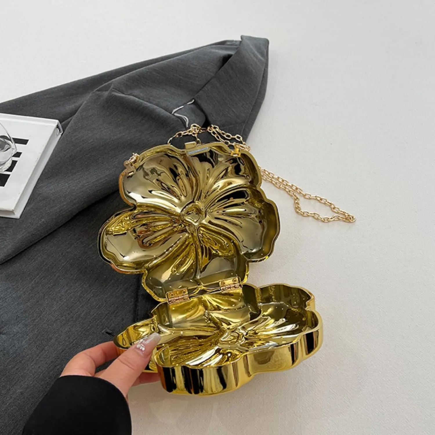 Flower Sparkly Acrylic Fancy Clutch Purse for Women, Floral Shape Crossbody Handbag Metallic Evening Bag Party Prom