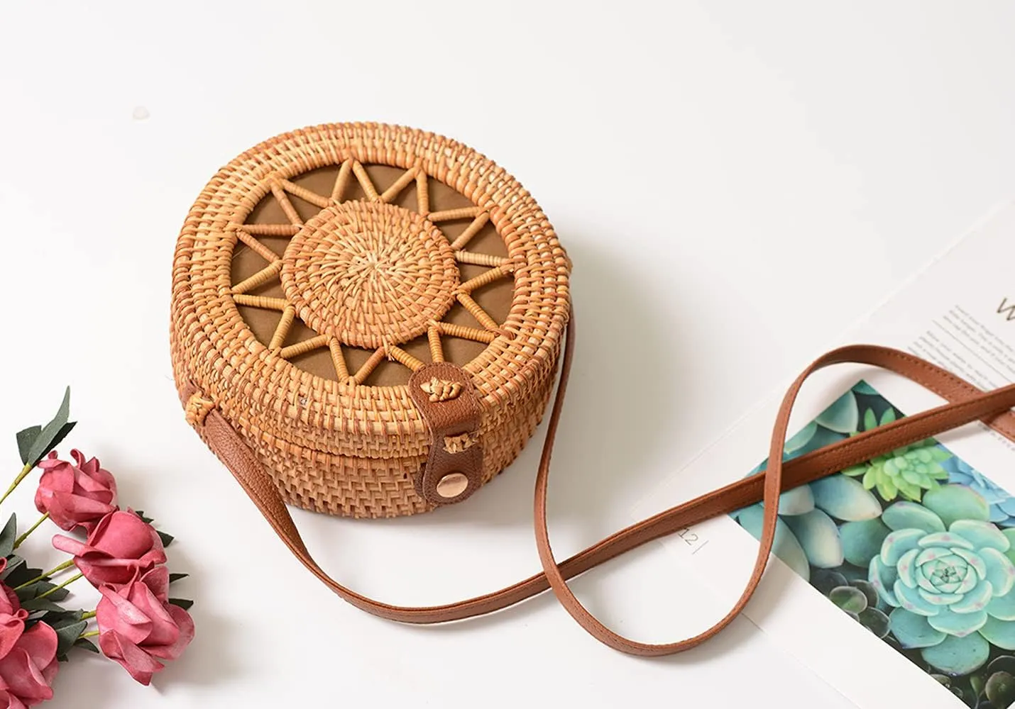 Handwoven Round Rattan Bag Shoulders Natural Chic Hand Tropical Beach Style Woven with Leather Strap