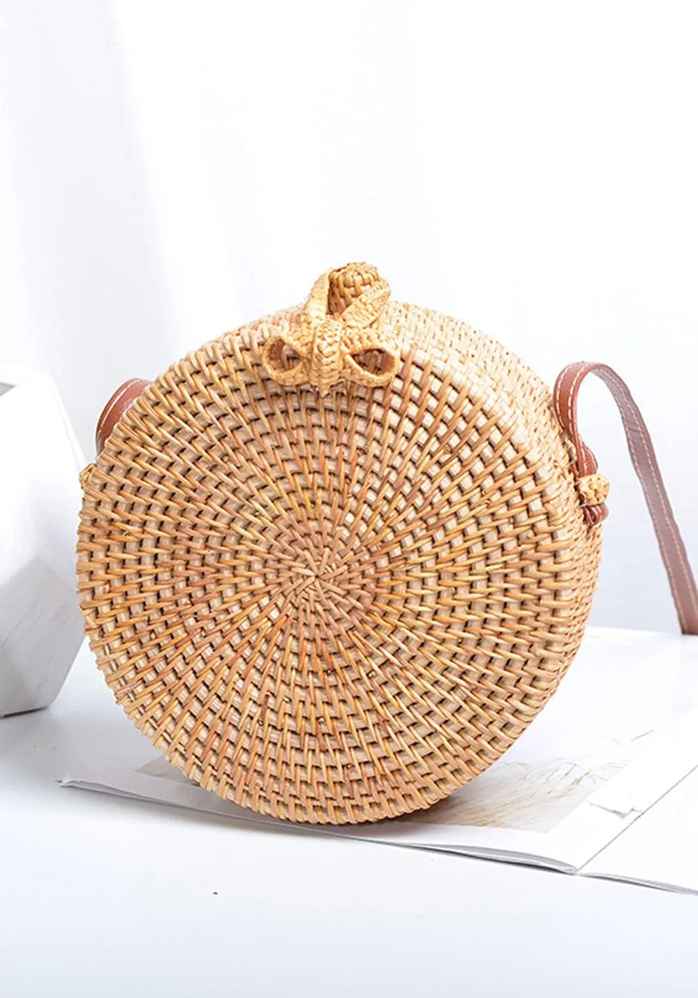 Handwoven Round Rattan Bag Shoulders Natural Chic Hand Tropical Beach Style Woven with Leather Strap