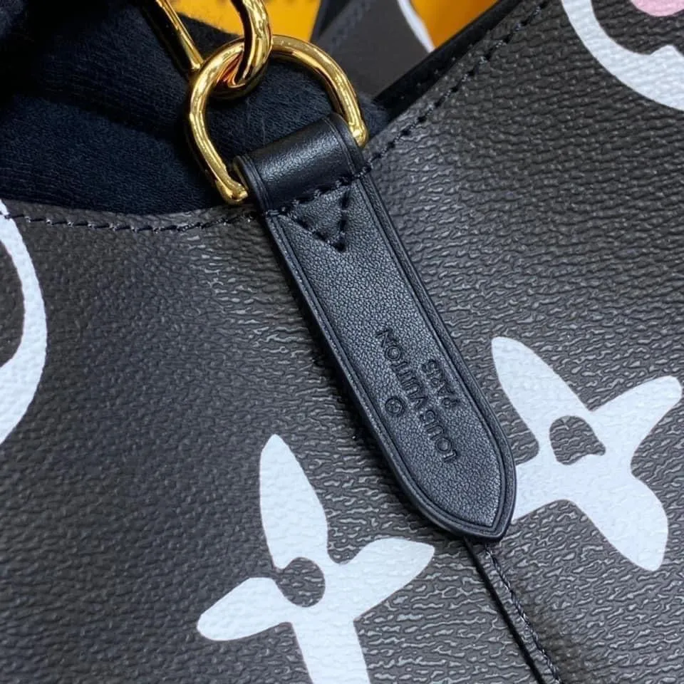 Louis Vuitton NeoNoe MM bag