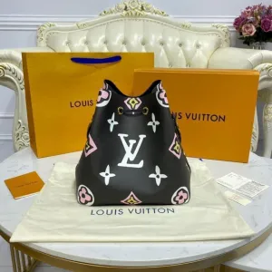 Louis Vuitton NeoNoe MM bag