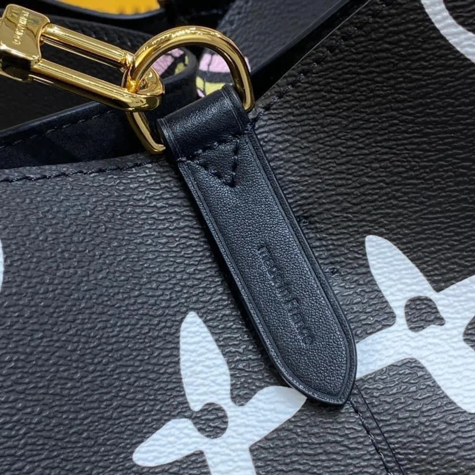 Louis Vuitton NeoNoe MM bag