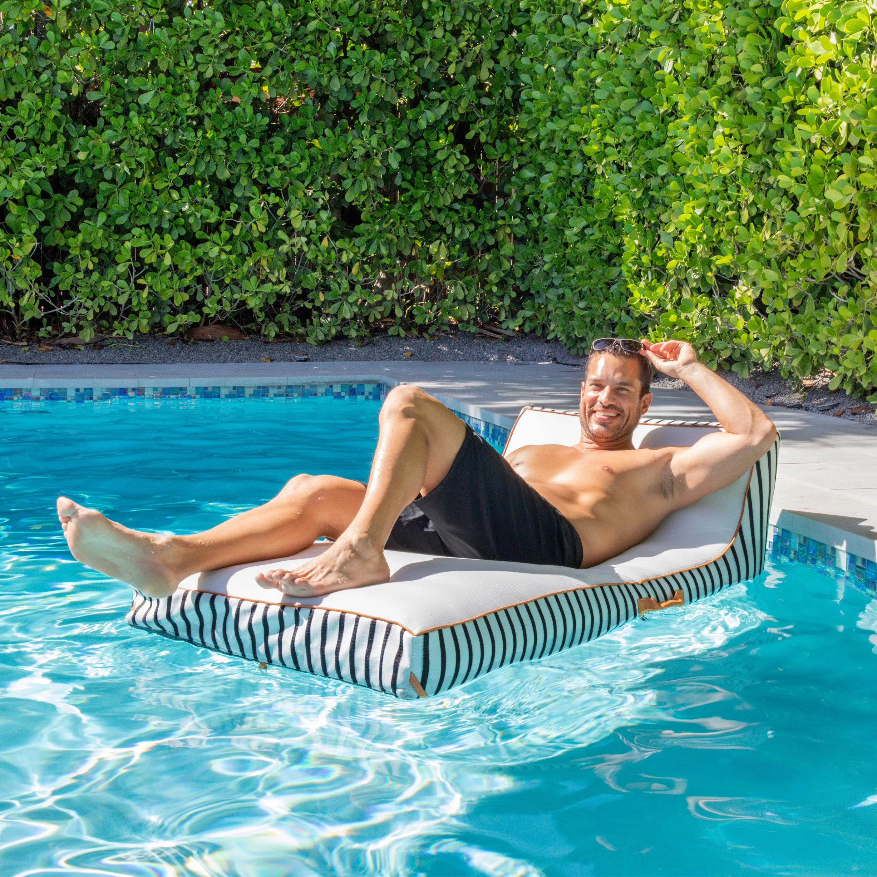 Lux Inflatable Chaise