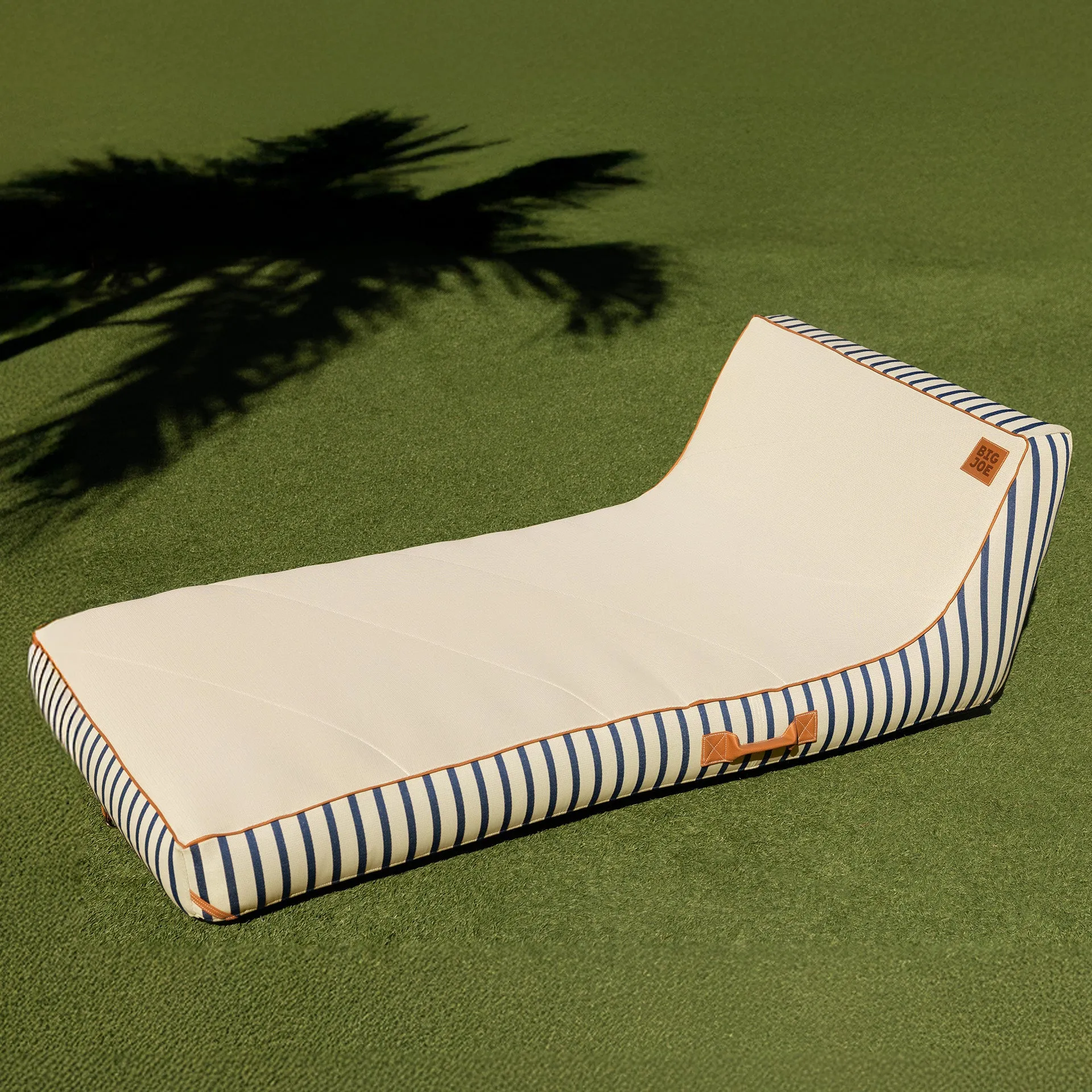 Lux Inflatable Chaise
