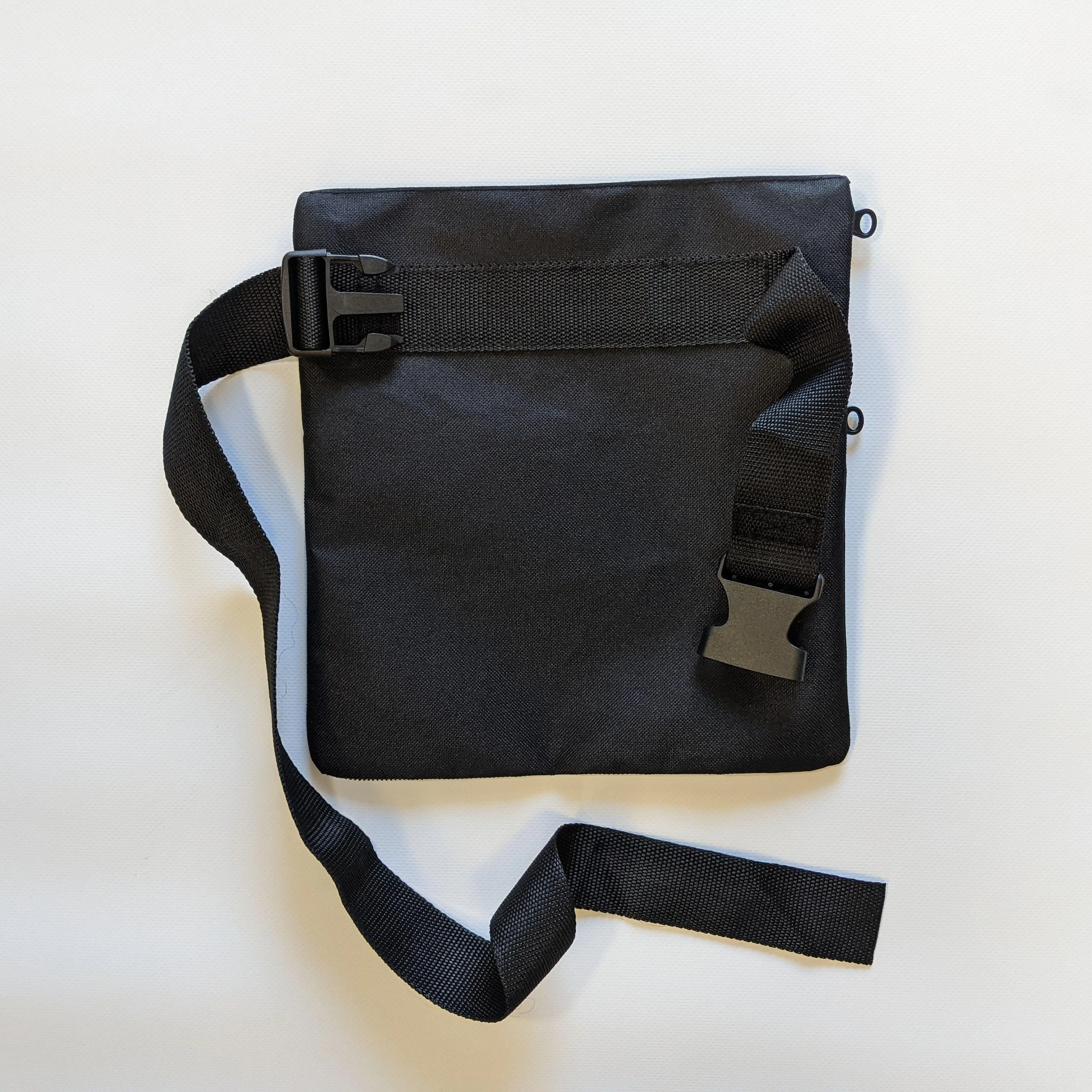 MDS Mesh Finds Athletic Fit Pouch: The Ultimate Storage Solution for Your Metal Detecting Finds!