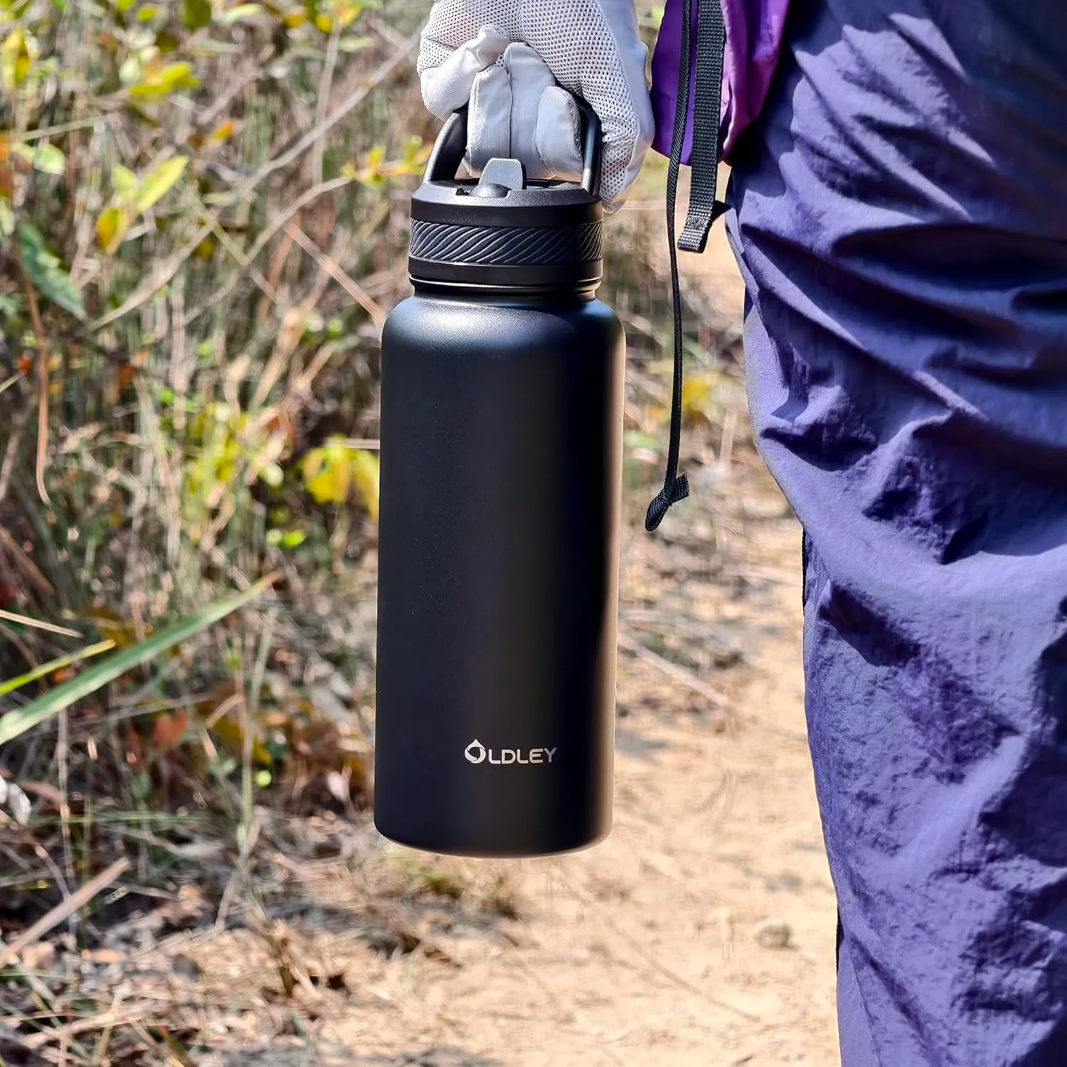 OLDLEY 32 oz Insulated Water Bottle With Straw, Stainless Steel Sports Water Cup Flask with 3 Lids(Straw, Spout and Handle Lid) Double Walled Travel Thermal Canteen Mug,Black