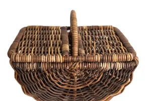 picnic baskets