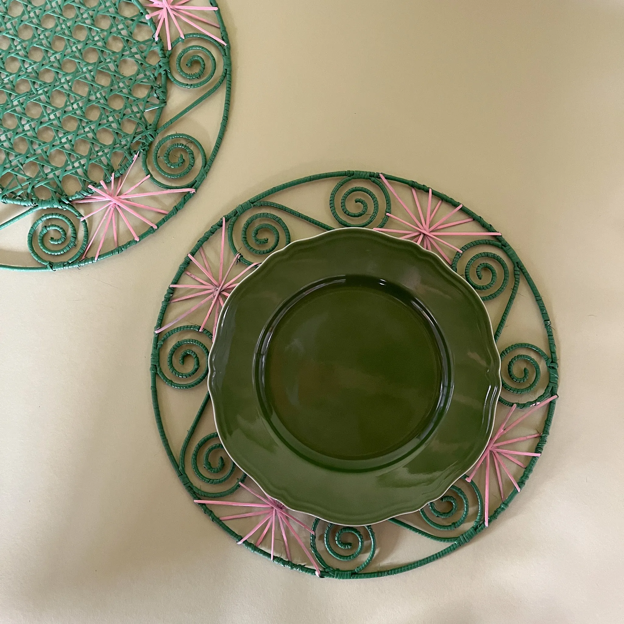 Pink/Green Hand-woven Round Rattan Placemats