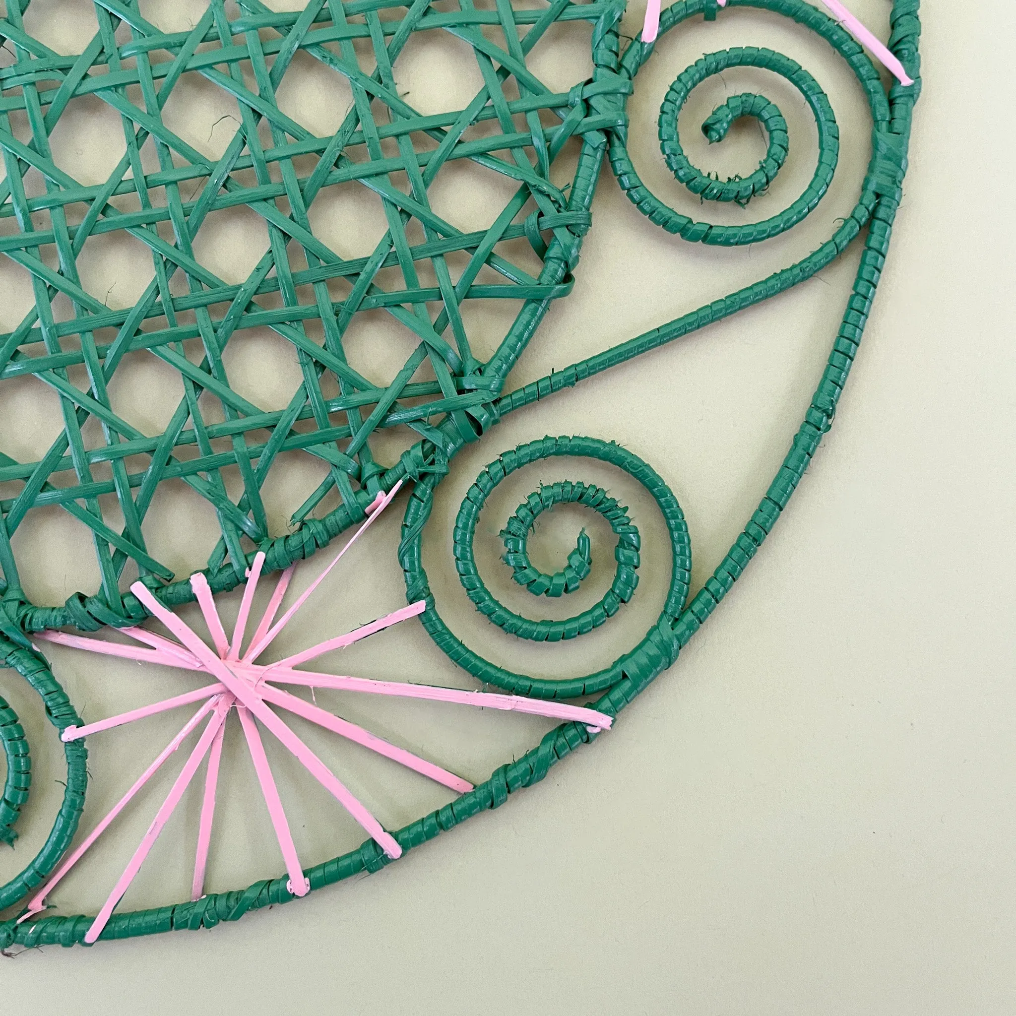 Pink/Green Hand-woven Round Rattan Placemats
