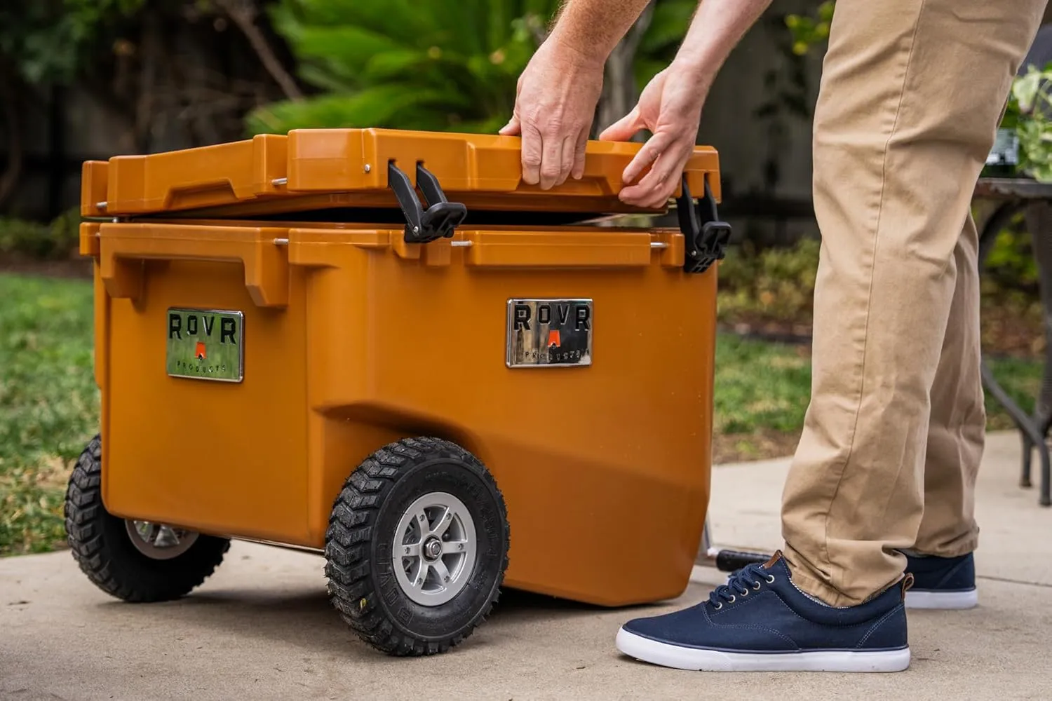 RovR Hard Cooler – Heavy Duty Insulated Cooler Box for Camping, Beach, Travel, Tailgating, Fishing, and Parties – Rugged Portable Cooler for Long Ice Retention