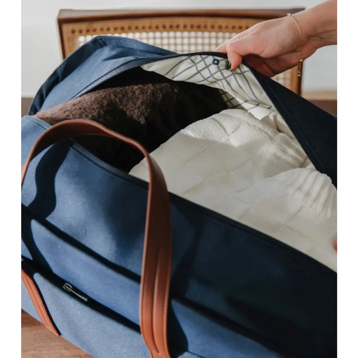 Samsonite Virtuosa Weekender Wheeled Duffle Bag - Navy