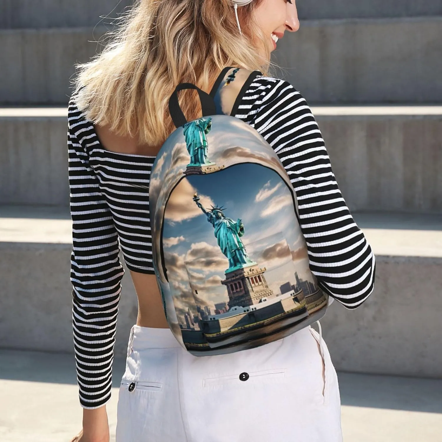 Statue of Liberty in NYC print Hiking Backpack Casual Daypack Outdoor Travel Backpacks Bookbag for Men Women Adult