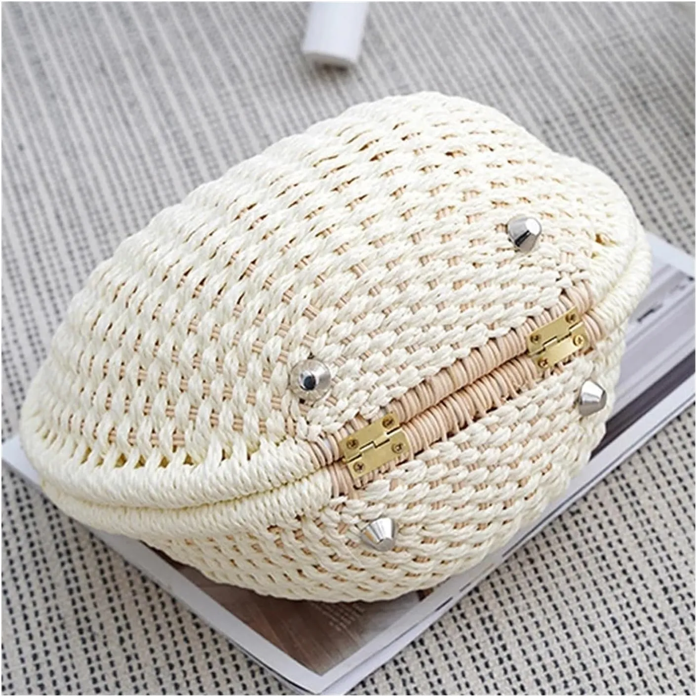Summer Shell Handbags Personality Cute Rattan Bag Casual Small Round Tote Woven Female Fashion Beach Bag Holiday(White)