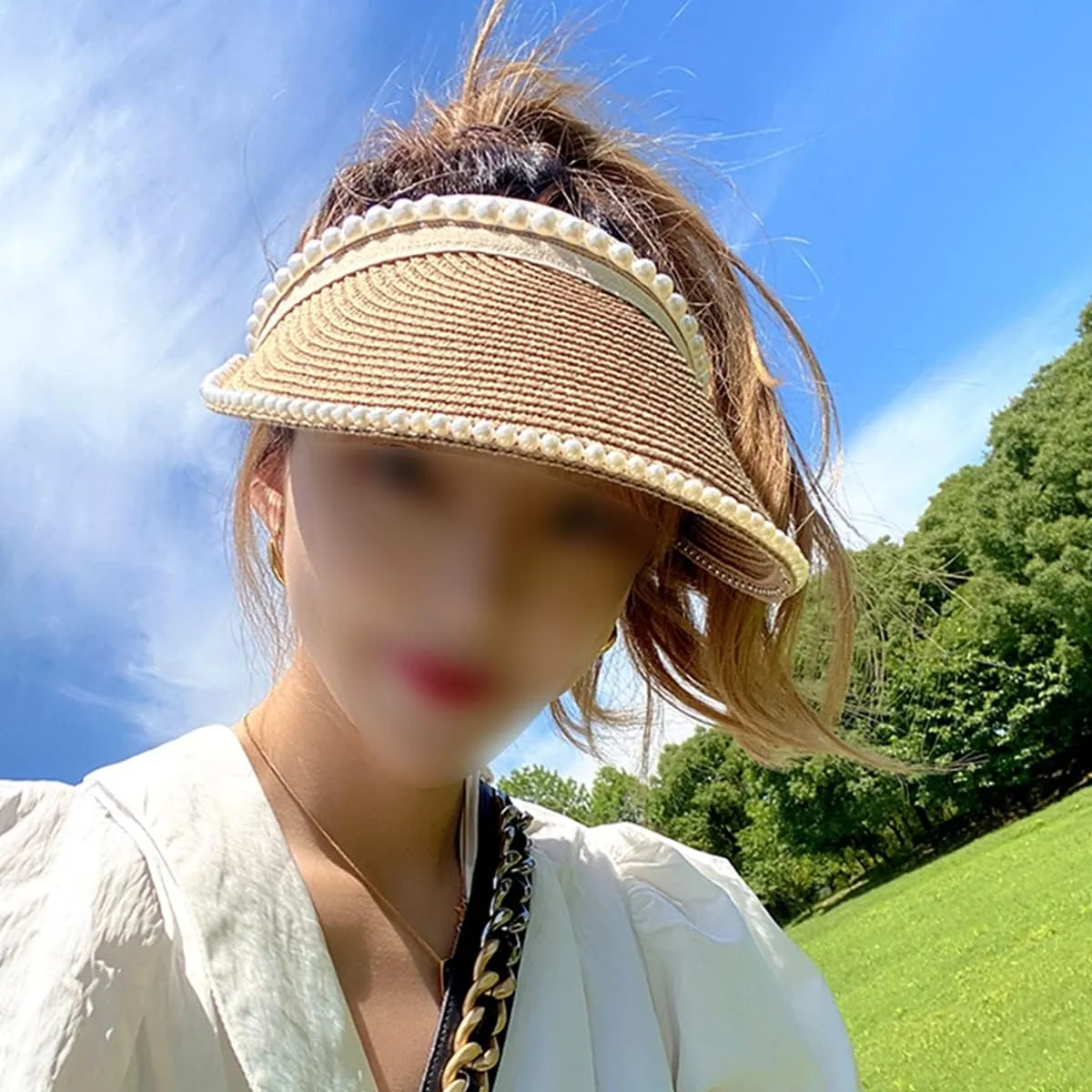 Sun Visor Hats for Women Wide Brim Packable Beach Visors Natural Raffia Pearl Straw Sun Protection Hat Summer Ponytail Hat