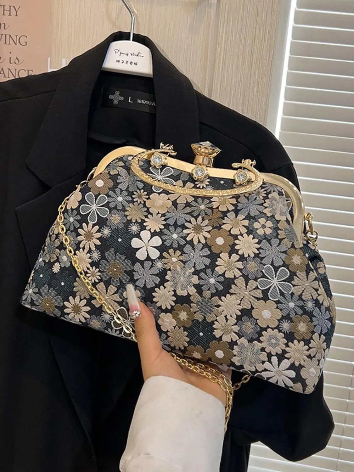 Vintage Flowers Lock Women Hand Bags Chain Chic Bag Women'sSuitable for women's shoulder-to-shoulder crossbody bags