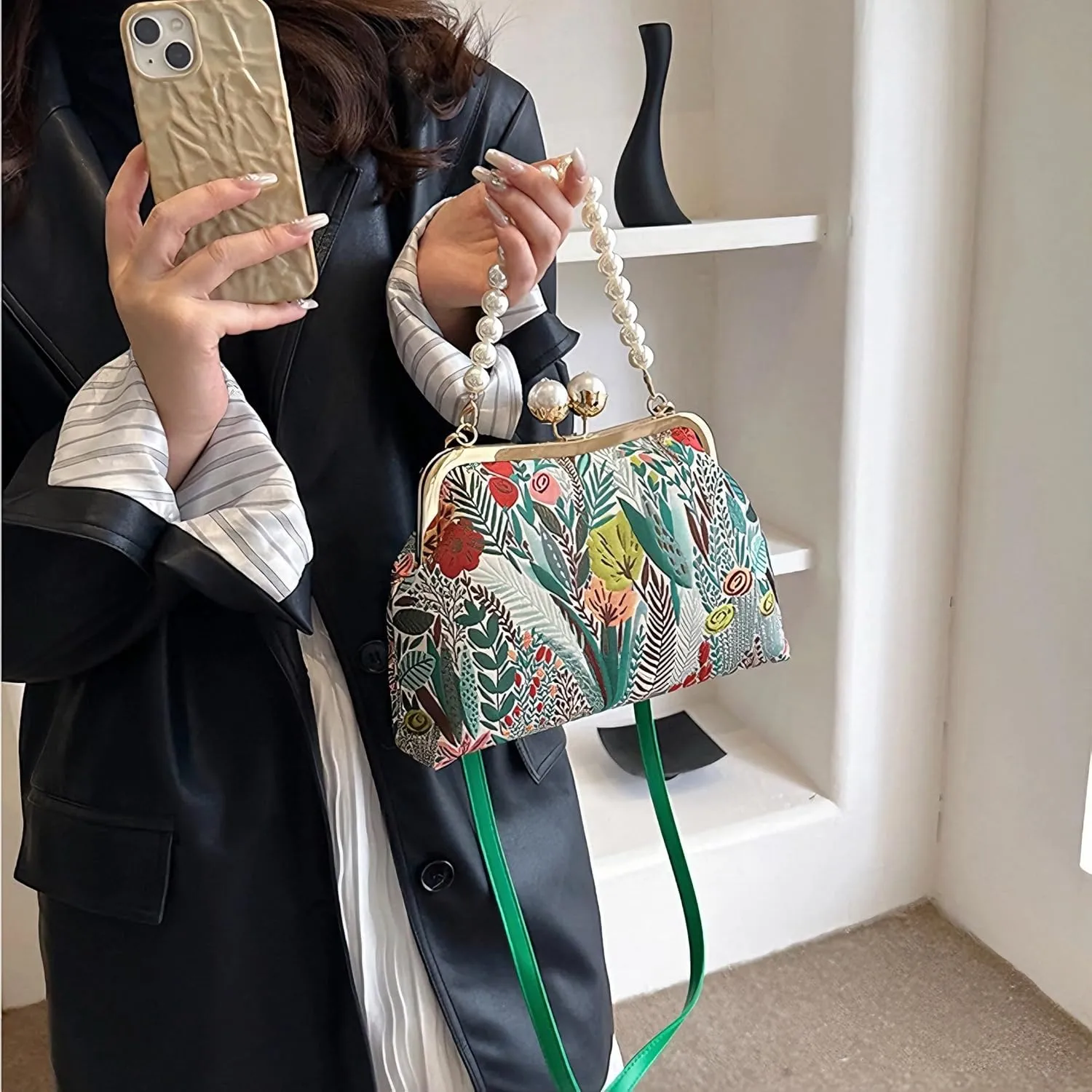Women Vintage Floral Embroidered Top Handle Handbag Kiss Lock Elegant Clutch Purse Small Pearl Crossbody Bag